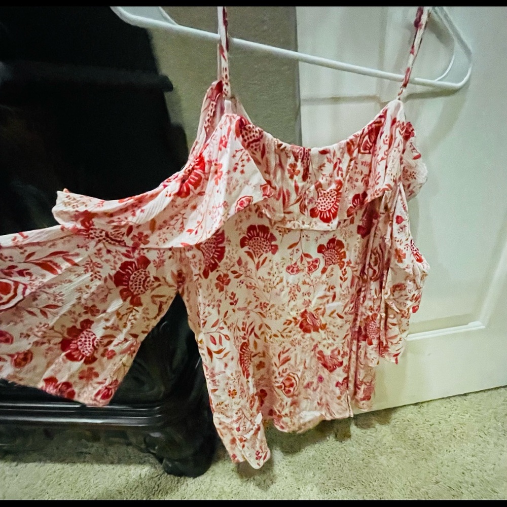 Brand new with tags! Maurice’s cold shoulder floral blouse.